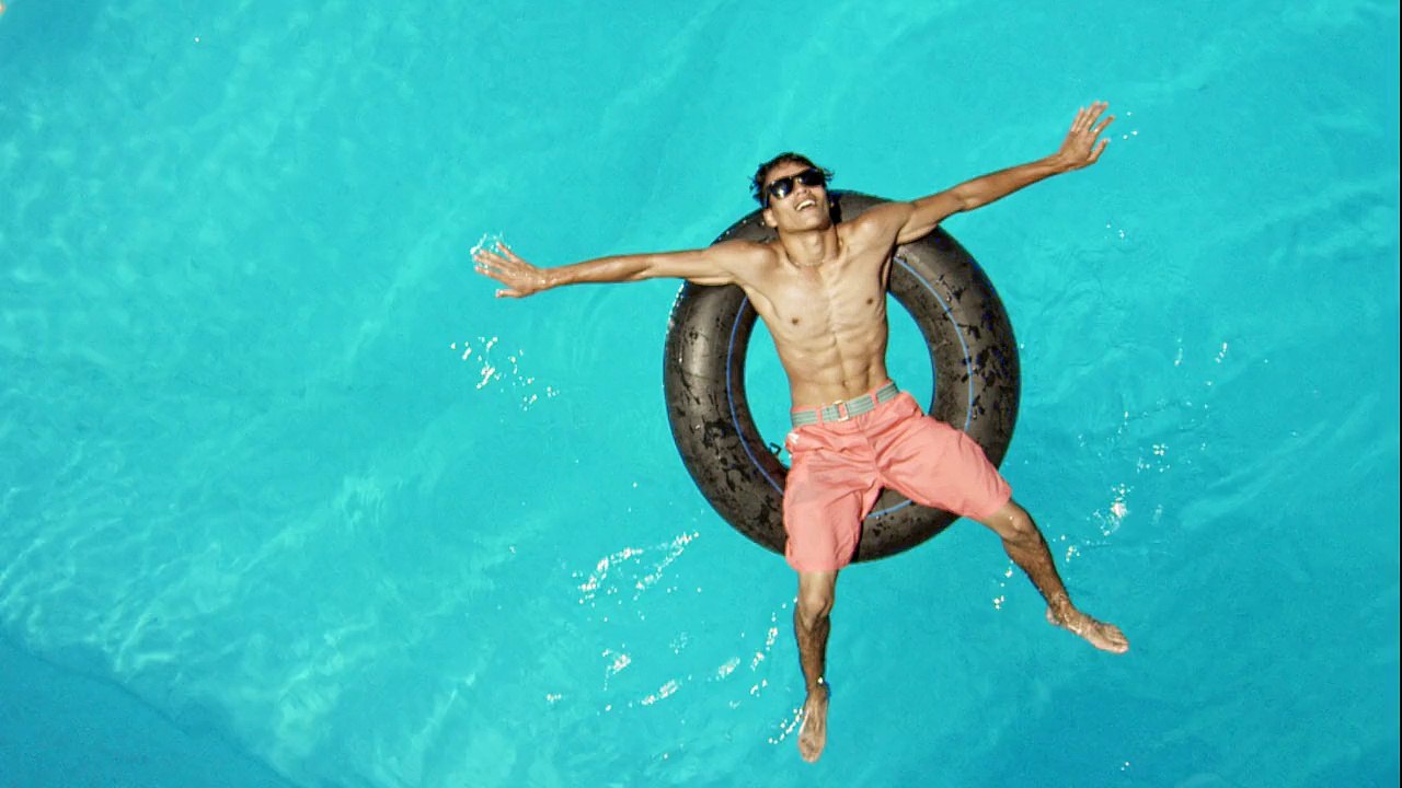 Publicis Conseil pour Orange - opérateur téléphonie, Internet, télévision, «Vous rapprocher de l'essentiel» - mars 2015 - fun