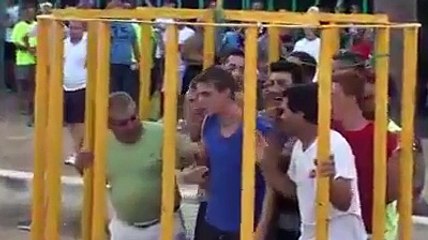 Boğa İle Şaka Olmaz...