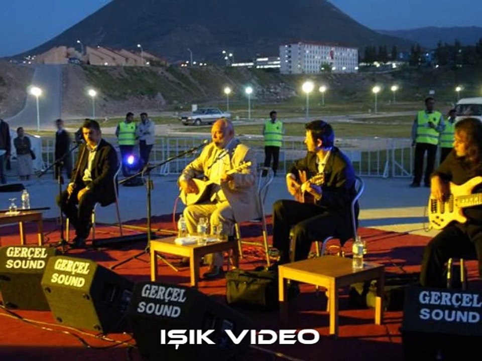 Musa Eroğlu-Yine Karlar Yağdı Gönül Dağıma,