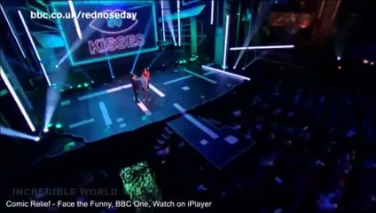 Actor de Piratas del Caribe fue capturado dándole besos a un hombre