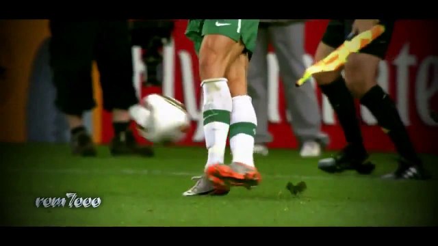 Ronaldinho vs Cristiano ronaldo ● Who does it better ● Skills & Tricks