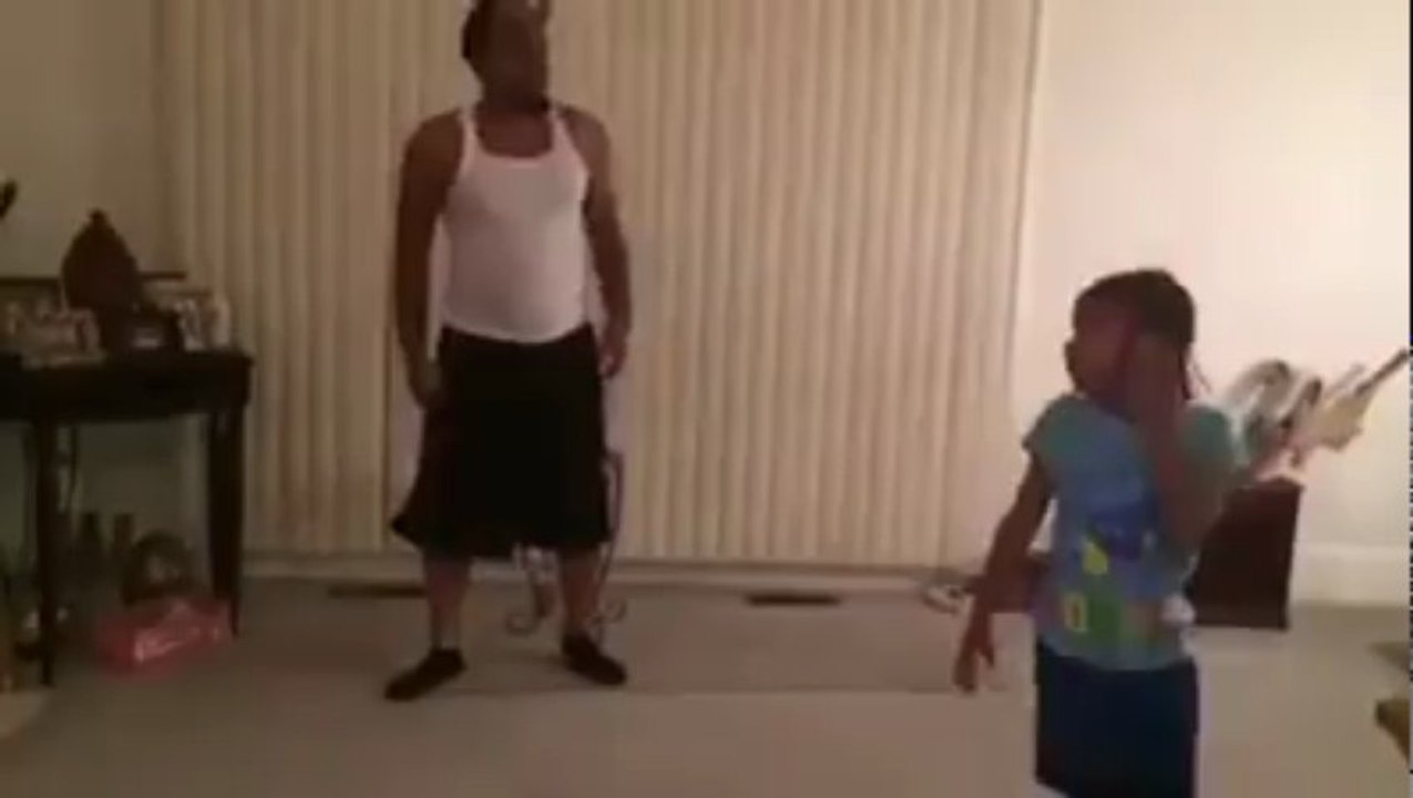 padre e hija bailando