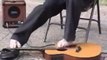▶ Armless man playing guitar! - 3 Doors Down - Kryptonite - YouTube [360p].mp4