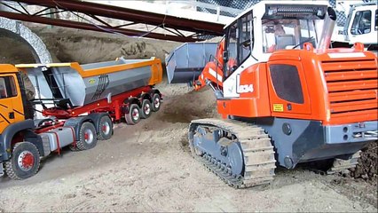 Liebherr LR 634 beläd Rundmuldenauflieger