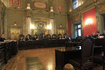 El imputado no puede excluirse de la función pública