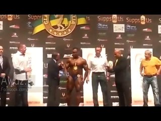 Exclusive Video - Arnold Schwarzenegger awarding medal to Atif Anwar