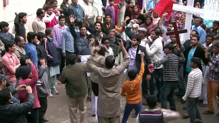 Pakistan: les chrétiens manifestent après un double attentat