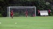Em dia inspirado, Pato faz belos gols em treino do São Paulo