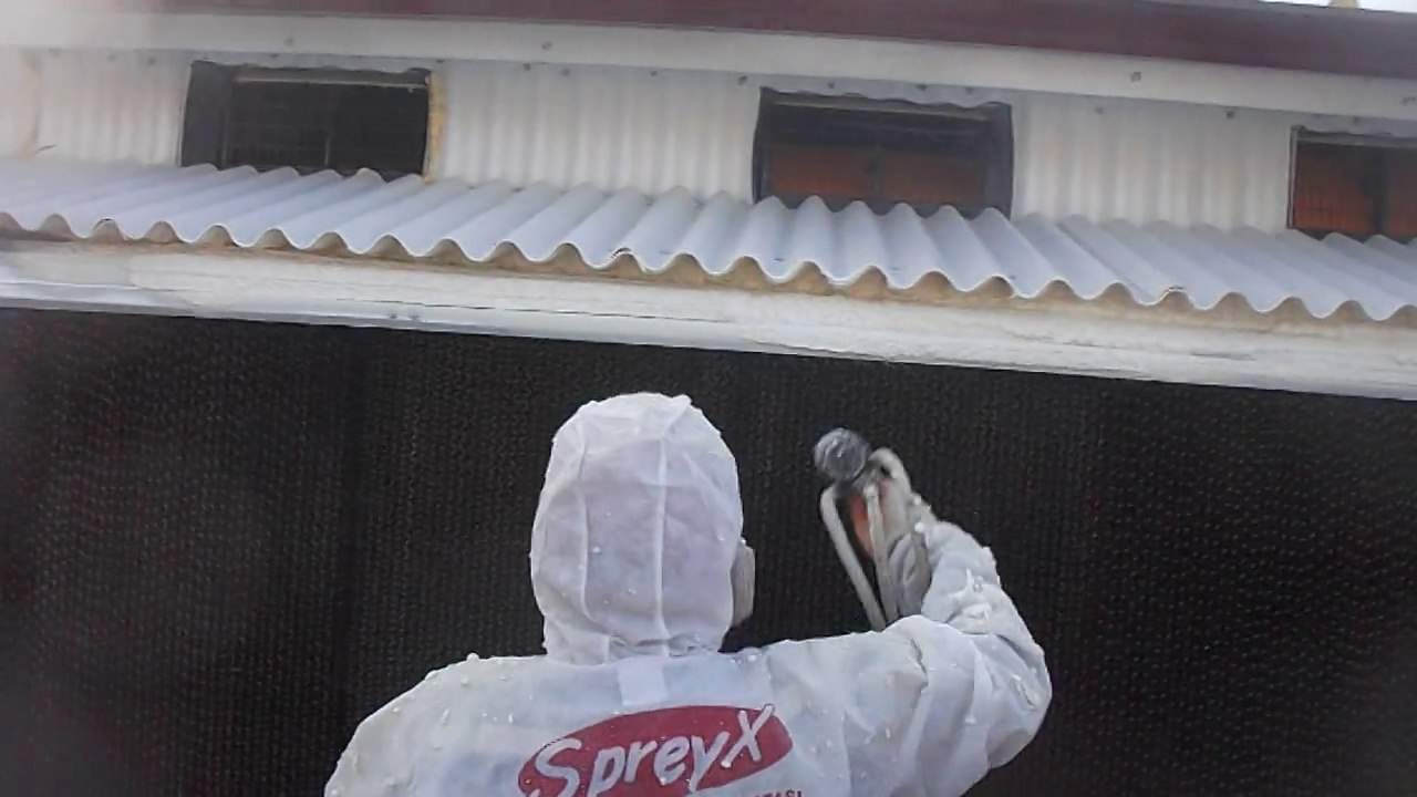 SPREYX - TAVUK ÇİFTLİĞİ KÖŞE DOLGU POLİÜRETAN SPREY KÖPÜK YALITIM İZOLASYON HİZMETLERİ