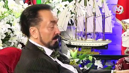 Yüzbinlerce insanın katledilmesini azmettiren Öcalan için kurtarıcı adam propagandası yapmak olmaz