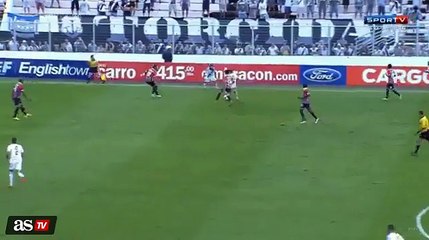 Brasil: Árbitro mujer encara a futbolista de Ponte Preta