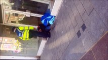 Un SDF gazé par un policier (Irlande)