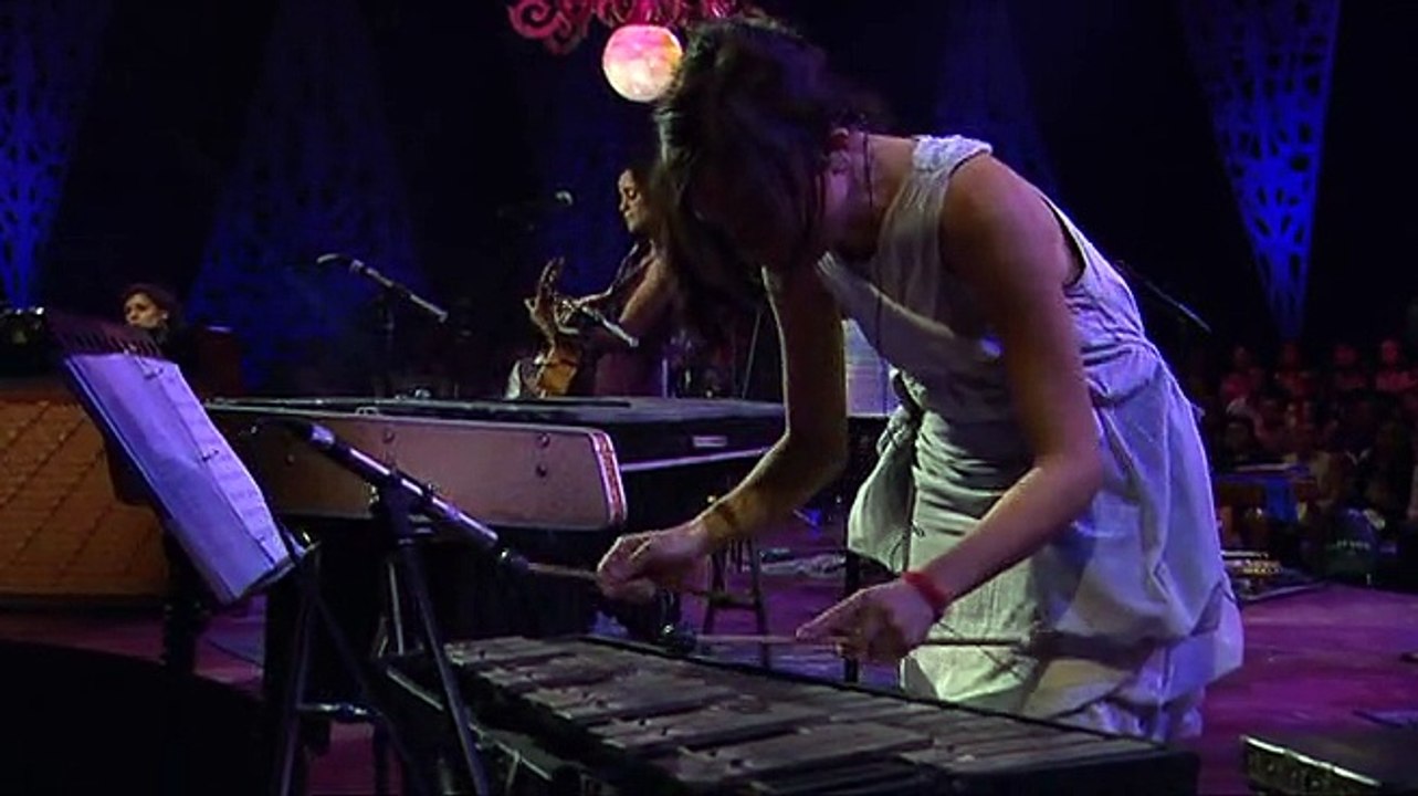 Julieta Venegas - Algo Esta Cambiando (Unplugged)