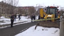 Erzurum - Kadını 10 Bıçak Darbesi ile Öldürüp İş Makinesinin Altına Attılar
