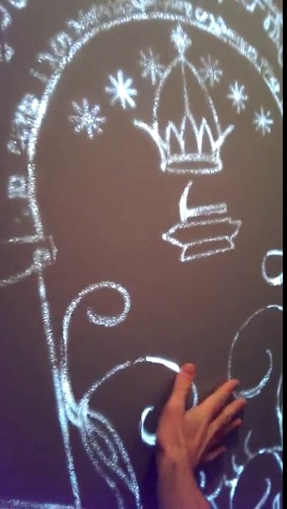 Il installe les portes de la Moria du Seigneur des Anneaux dans sa maison