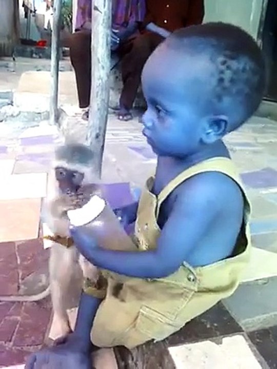 MONKY IN  KID MILK PIDER,,,FUNNY,,,