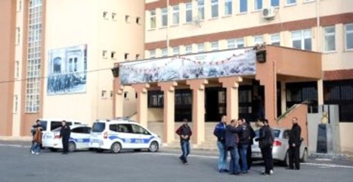 Kız İmam-Hatip Lisesinde Silahlı-Bıçaklı Kavga