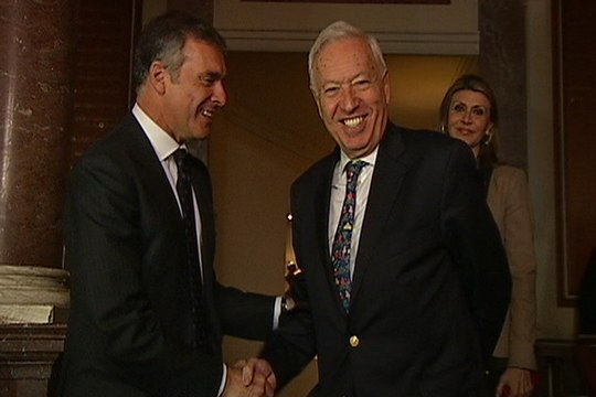 Margallo no cerrará delegaciones del Govern