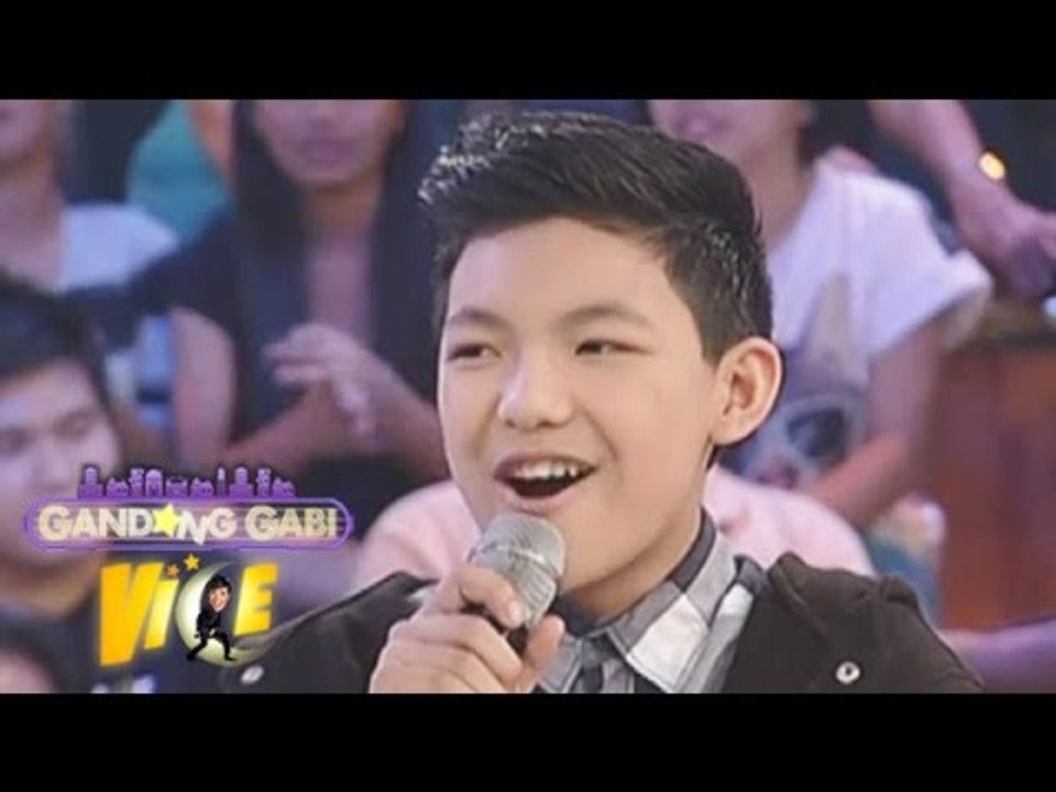 Darren mimics Michael Jackson, Ariana Grande