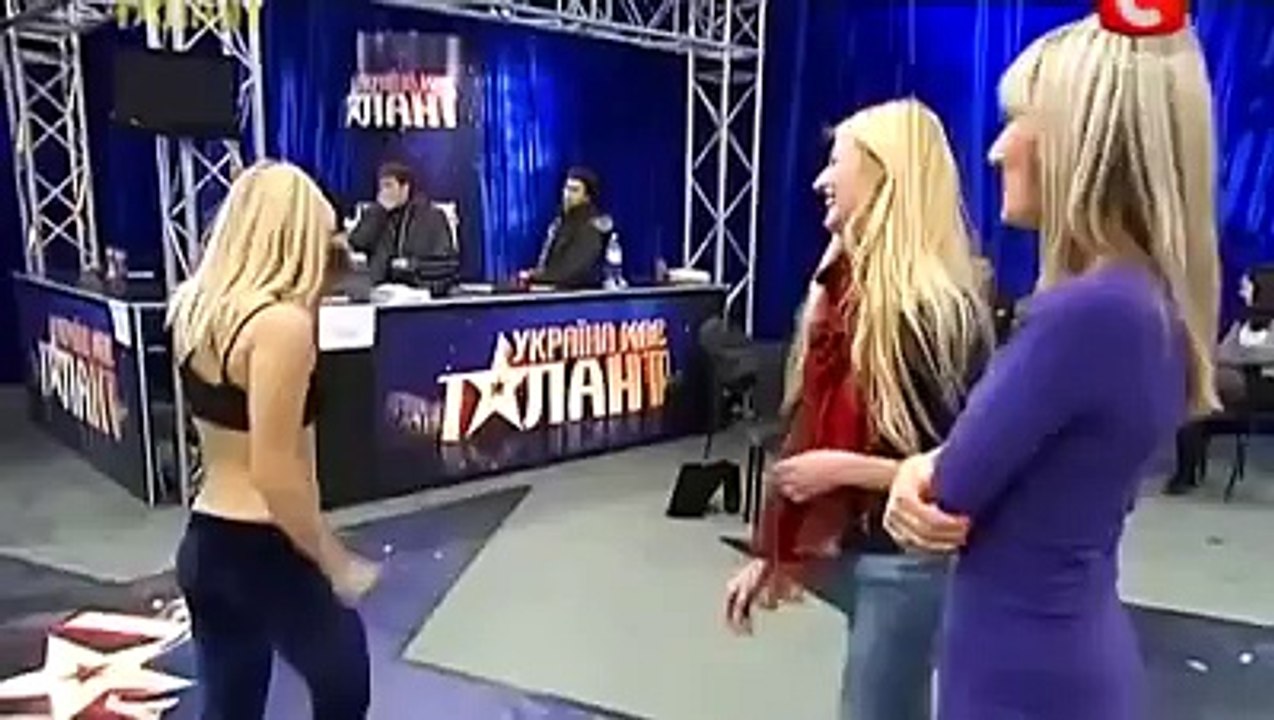 Amazing mind blowing Pole Dance Talent