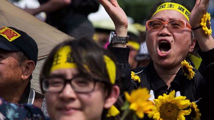 Firechat takes messaging off the grid