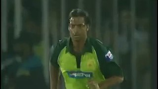 Sehwag pissed off by Shoaib Akhtar In Cricket