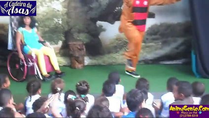 Cena dos Esquilos em A CADEIRA DE ASAS no CEMAB em Nova Iguaçu