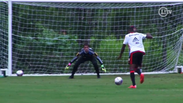 Cirino mostra pontaria afiada em treino especial de Luxa