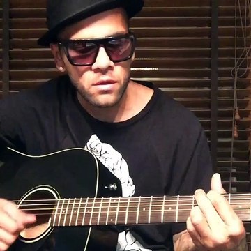 Dani Alves se motiva al compás de Rihanna para duelo ante Manchester City por Champions (VIDEO)