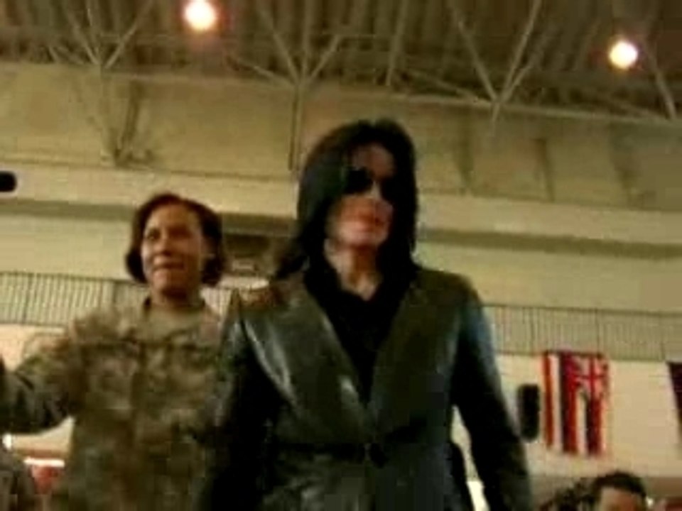 Michael Jackson visits troops
