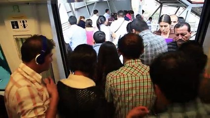 Lima trata de reformar su caótico transporte público