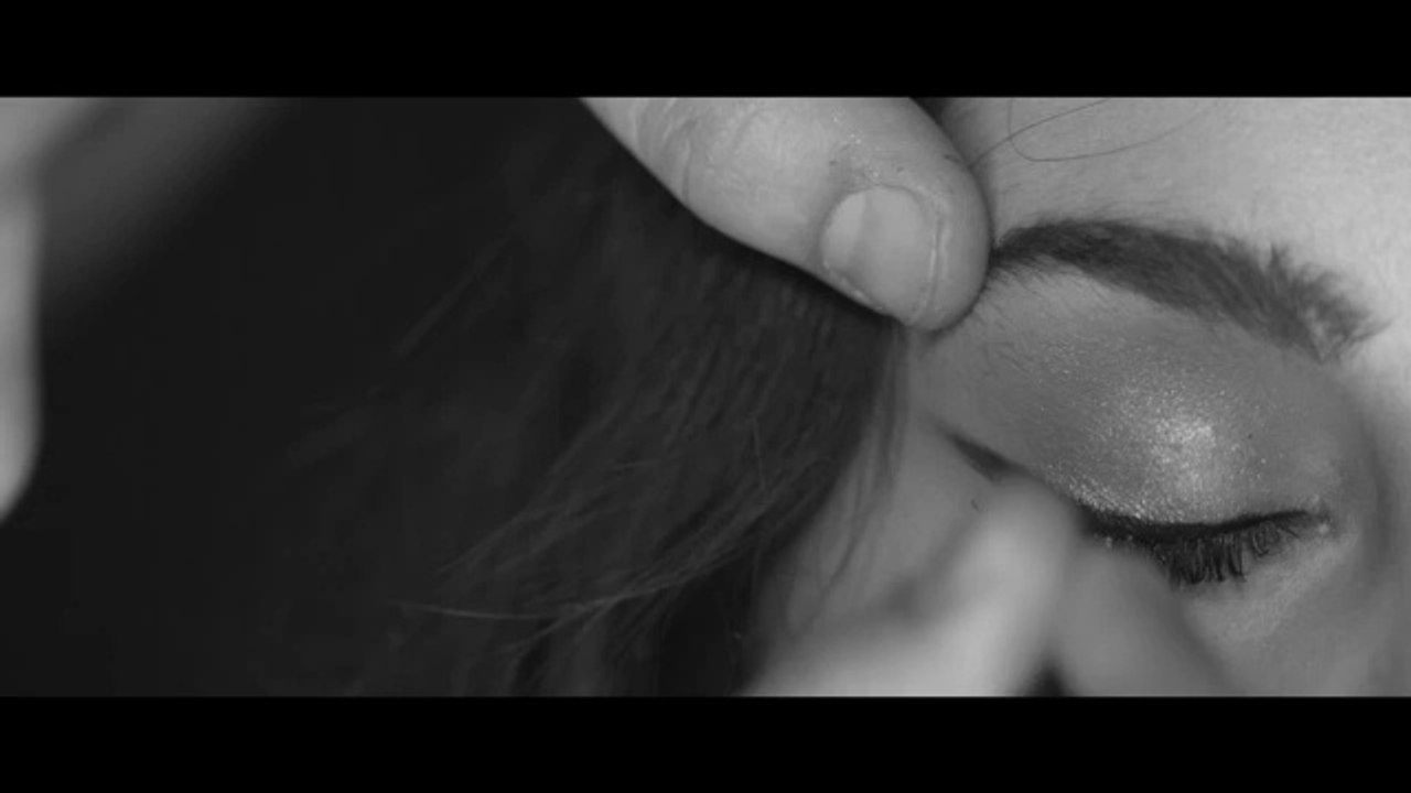 Παυλίνα Βουλγαράκη - Εδώ | Greek- face (hellenicᴴᴰ video clips)