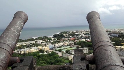 Le cyclone tropical Bansi passe à La Réunion