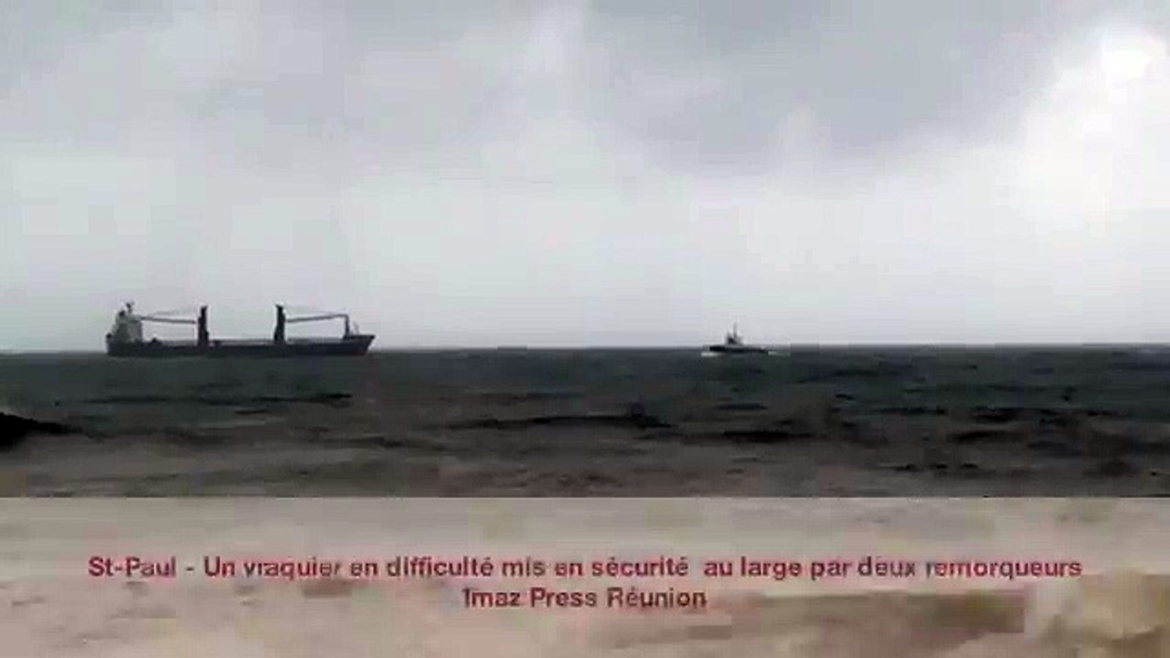 Tempête Haliba : un vraquier en difficulté au large de Saint-Paul