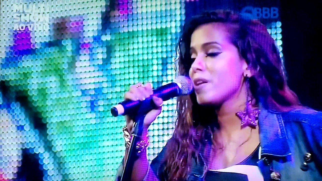 Anitta show no bbb15 - cobertor