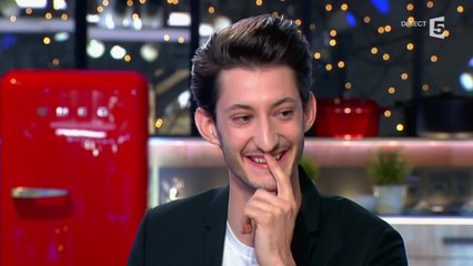Pierre Niney vanne Patrick Cohen - C à vous - 17/03/2015