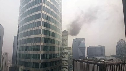 Incendie d'une tour de la Défense