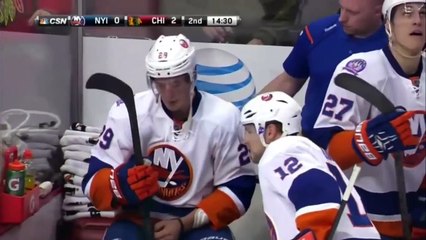 Hockey sur glace - Andrew Shaw expulsé pour un coup de tête sur Brock Nelson