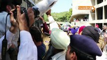 Protest by Ex. MLA Inderjit Singh Zira outside Punjab Vidhan Sabha