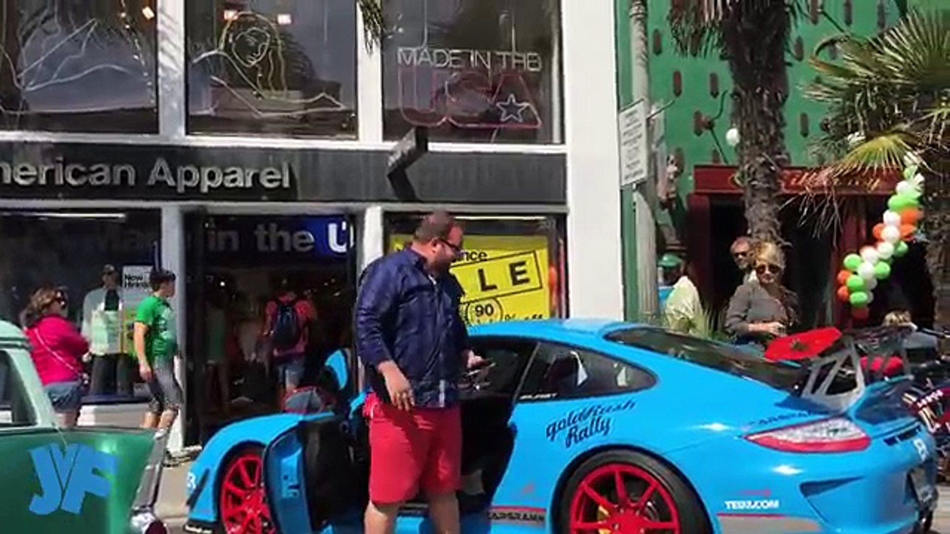 ⁣ST. PATRICK'S DAY POST-IT PRANK!