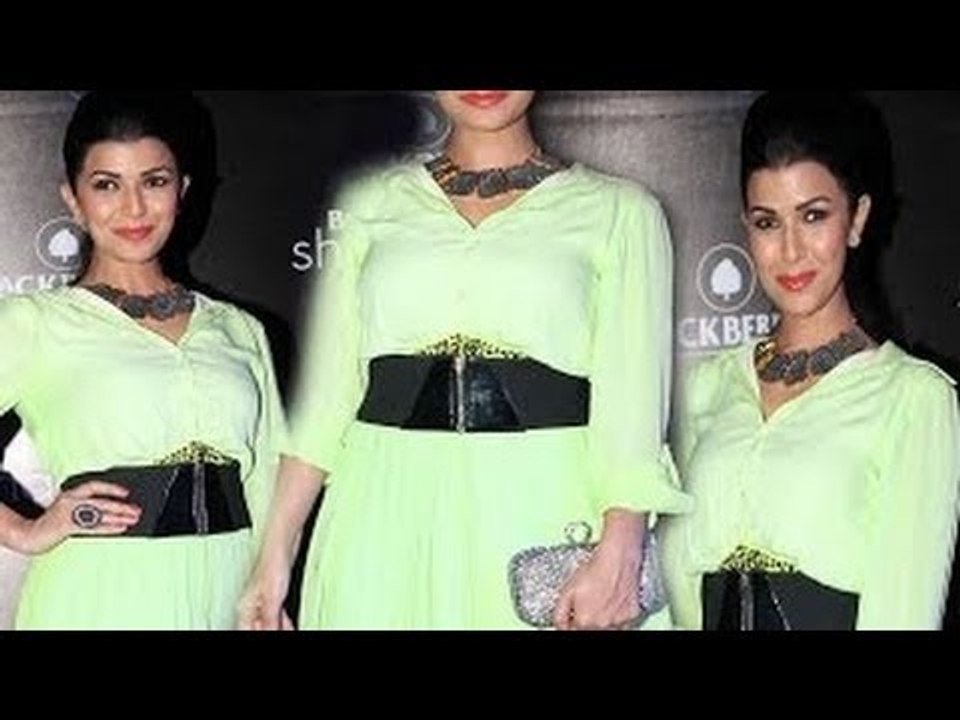 Beautiful Actress Nimrat Kaur In Tight Green Dress Flashing Hot Assets