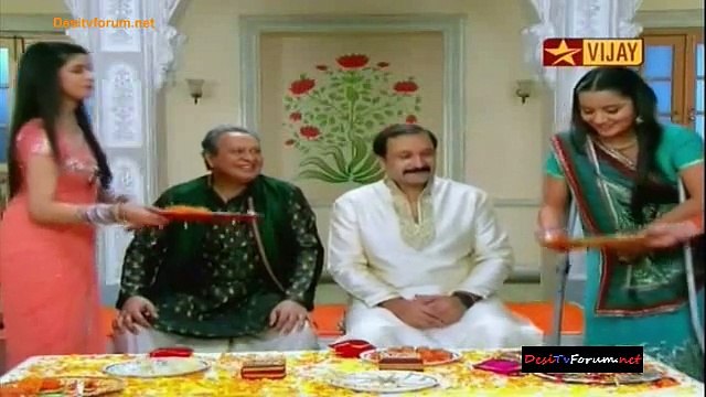 Uravugal Thodar Kadhai 18th March 2015 Video Watch Online pt1 - Watching On IndiaHDTV.com - India's Premier HDTV