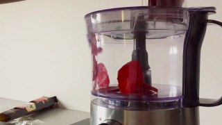 Couper un saucisson en 3 secondes !