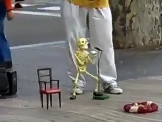 Kukla İskelet  Ve Rock an Roll