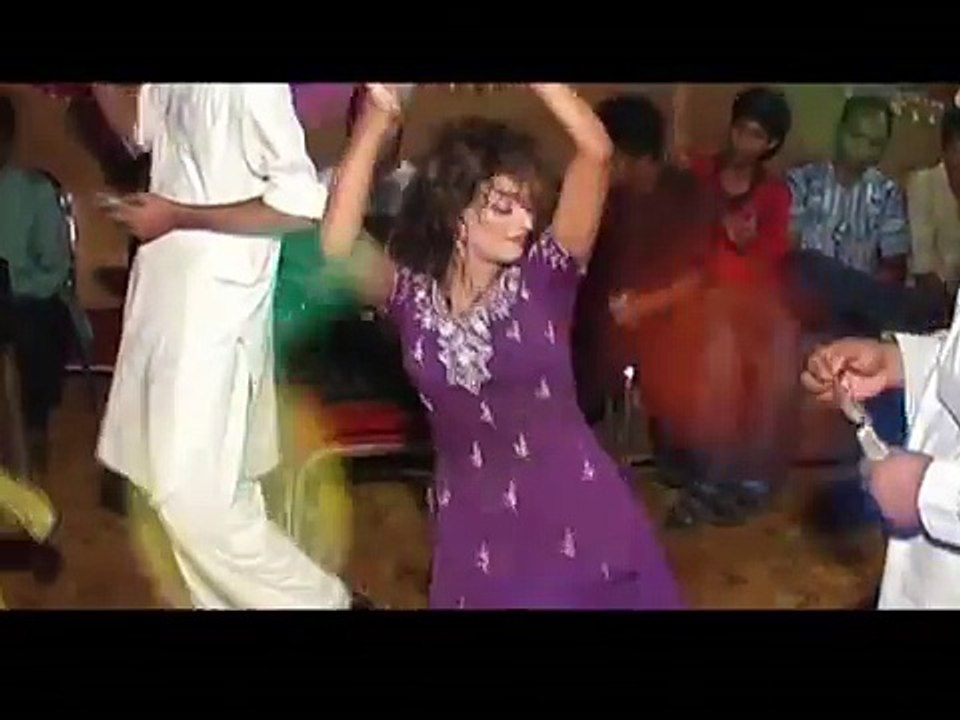 pakistani weeding mehndi dance