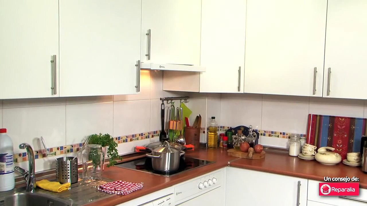 Cómo limpiar las campana y los materiales de acero en la cocina