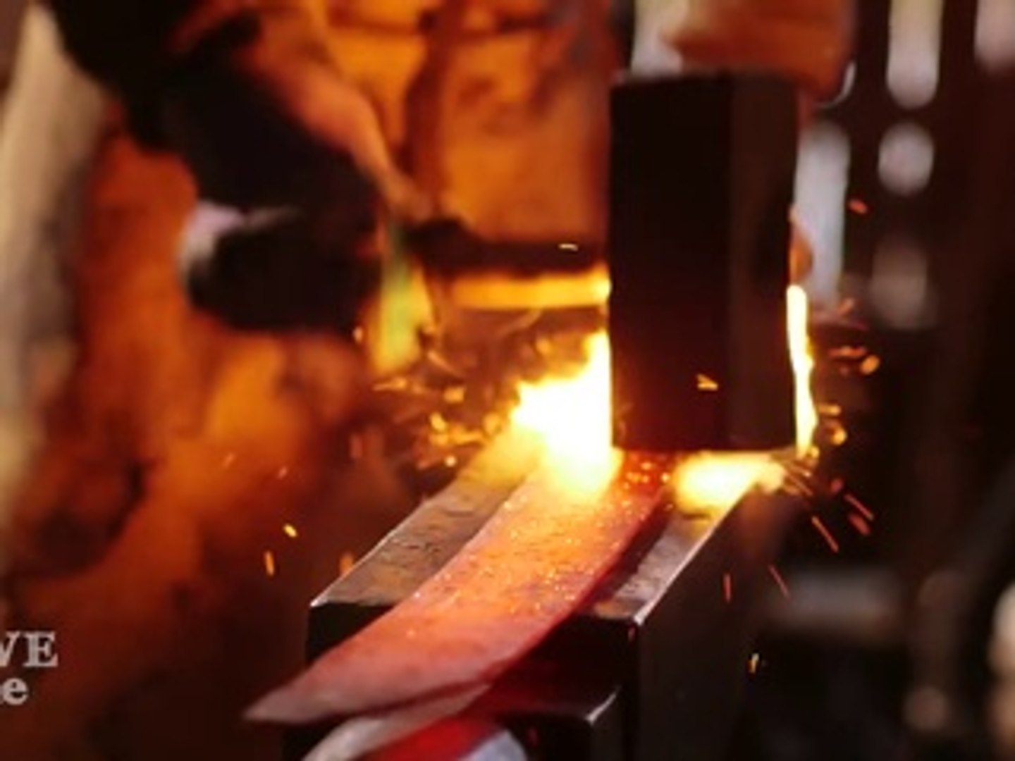 ⁣Auron's Katana (Final Fantasy X) - MAN AT ARMS_ REFORGED