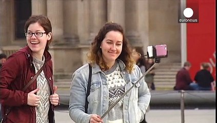 La periscopica ossessione dei selfie
