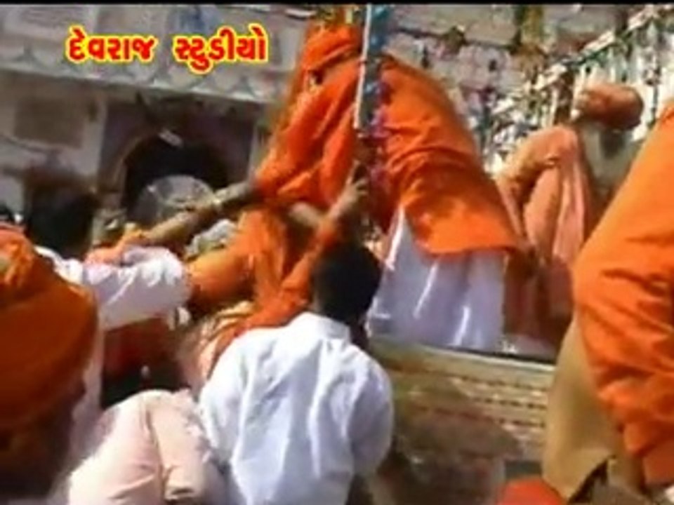 Aaj Re Anand Mhare | Gujrati Devotional Video Song | Bheekhudan Gadhavi | Devraj Studio