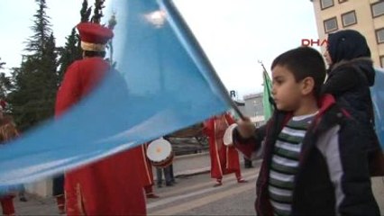 Gaziantep?te, Ülkücülerden Mehter Eşliğinde Meşaleli Yürüyüş